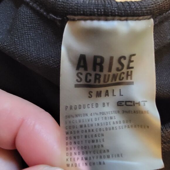 NEW ECHT Arise Scrunch Athletic Long Sleeve Crop Top - Picture 9 of 9